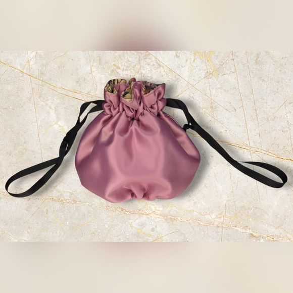 Gucci Flora Novelty Beauty Cosmetic Bag Drawstring Pouch - Picture 2 of 3